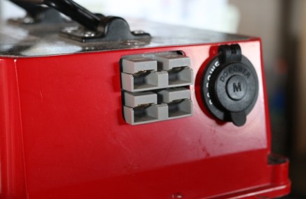 end view showing 50 amp hour Anderson connectors