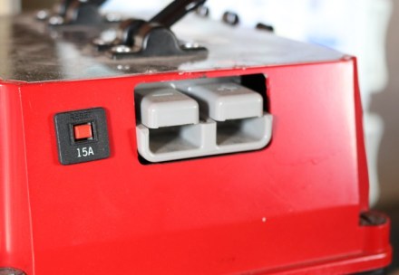 input end 75 amp hour Anderson connector